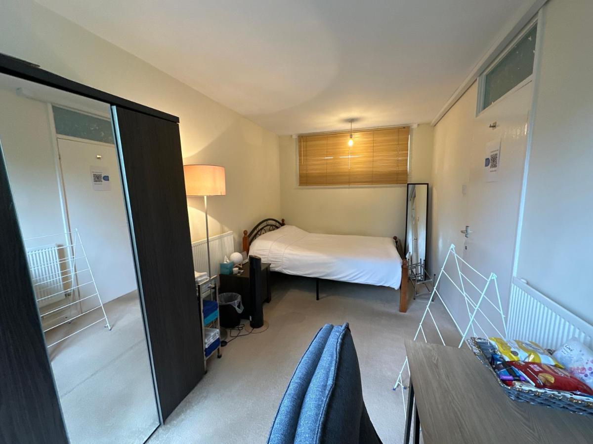 Cozy Room In Shared Home Near Canary Wharf London Eksteriør billede
