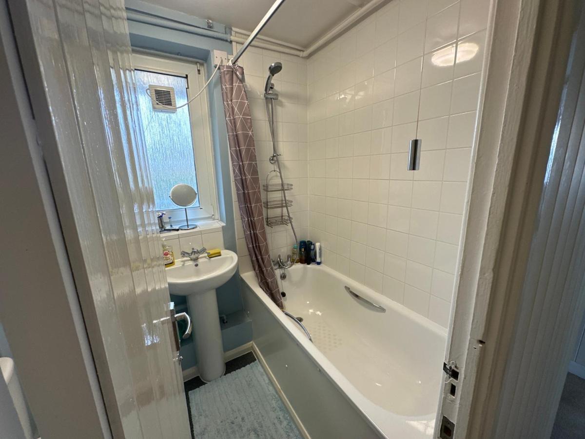 Cozy Room In Shared Home Near Canary Wharf London Eksteriør billede